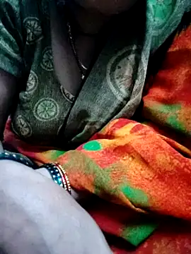 Snapshot of Januhot18 chatting on 12-29-24, 06:27 Januhot18 online show from 12-29-24, 06:27