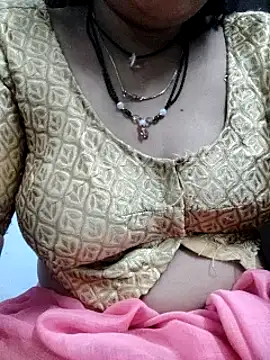 Snapshot of Januhot18 chatting on 12-30-24, 07:00 Januhot18 online show from 12-30-24, 07:00