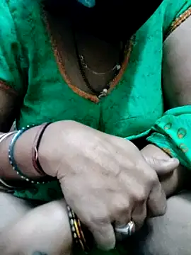 Snapshot of Januhot18 chatting on 01-04-25, 03:17 Januhot18 online show from 01-04-25, 03:17