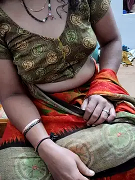 Snapshot of Januhot18 chatting on 01-05-25, 10:40 Januhot18 online show from 01-05-25, 10:40