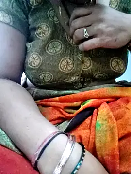 Snapshot of Januhot18 chatting on 01-08-25, 05:59 Januhot18 online show from 01-08-25, 05:59