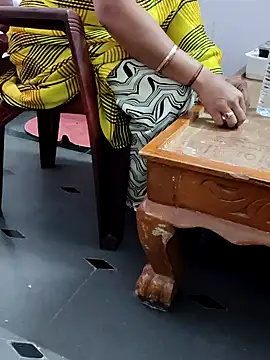 Snapshot of Januhot18 chatting on 01-11-25, 03:44 Januhot18 online show from 01-11-25, 03:44