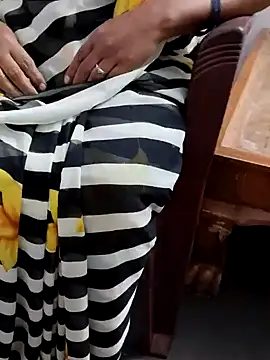 Snapshot of Januhot18 chatting on 01-22-25, 11:34 Januhot18 online show from 01-22-25, 11:34