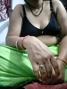 Snapshot of Januhot18 chatting on 02-14-25, 06:51 Januhot18 online show from 02-14-25, 06:51