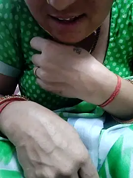 Snapshot of Januhot18 chatting on 02-16-25, 04:42 Januhot18 online show from 02-16-25, 04:42