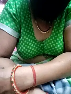 Snapshot of Januhot18 chatting on 02-16-25, 08:43 Januhot18 online show from 02-16-25, 08:43