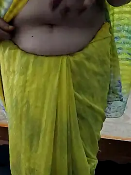 Snapshot of Januhot18 chatting on 02-17-25, 06:09 Januhot18 online show from 02-17-25, 06:09