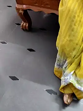 Snapshot of Januhot18 chatting on 02-17-25, 09:13 Januhot18 online show from 02-17-25, 09:13