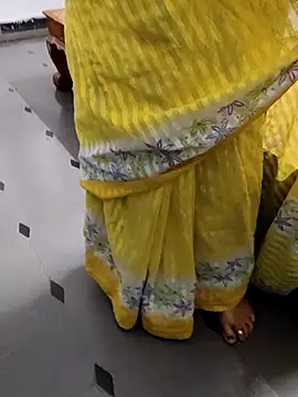 Snapshot of Januhot18 chatting on 02-17-25, 12:27 Januhot18 online show from 02-17-25, 12:27