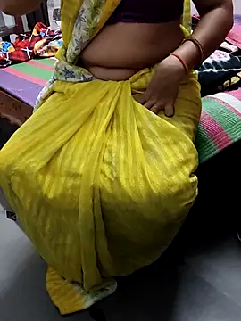 Snapshot of Januhot18 chatting on 02-17-25, 06:59 Januhot18 online show from 02-17-25, 06:59