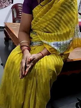 Snapshot of Januhot18 chatting on 02-17-25, 10:47 Januhot18 online show from 02-17-25, 10:47