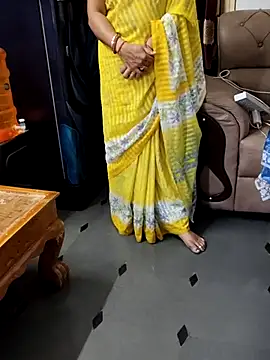 Snapshot of Januhot18 chatting on 02-18-25, 09:54 Januhot18 online show from 02-18-25, 09:54