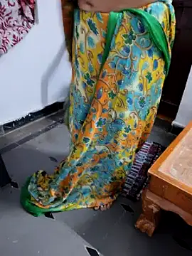 Snapshot of Januhot18 chatting on 02-19-25, 05:49 Januhot18 online show from 02-19-25, 05:49