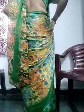 Snapshot of Januhot18 chatting on 02-20-25, 02:29 Januhot18 online show from 02-20-25, 02:29