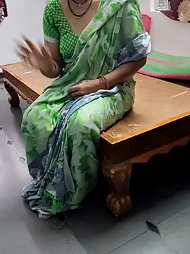 Snapshot of Januhot18 chatting on 02-27-25, 04:20 Januhot18 online show from 02-27-25, 04:20