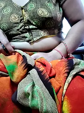 Snapshot of Januhot18 chatting on 02-28-25, 05:26 Januhot18 online show from 02-28-25, 05:26