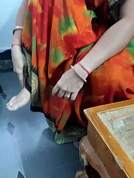 Snapshot of Januhot18 chatting on 02-28-25, 09:36 Januhot18 online show from 02-28-25, 09:36