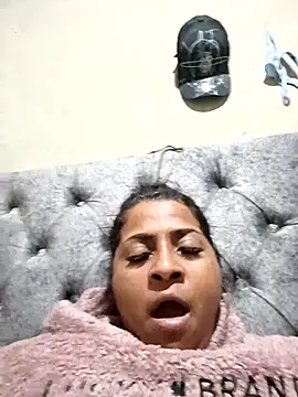 Snapshot of Giselabrunette25 chatting on 05-07-26, 04:51 Giselabrunette25 online show from 05-07-26, 04:51