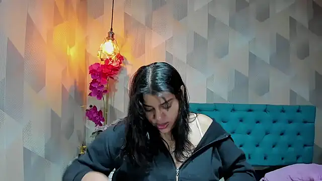 LindaBreeS online show from 02-01-26, 03:54