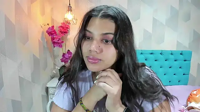 LindaBreeS online show from 06-18-26, 02:10