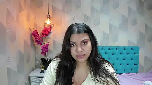 LindaBreeS online show from 06-26-26, 01:15