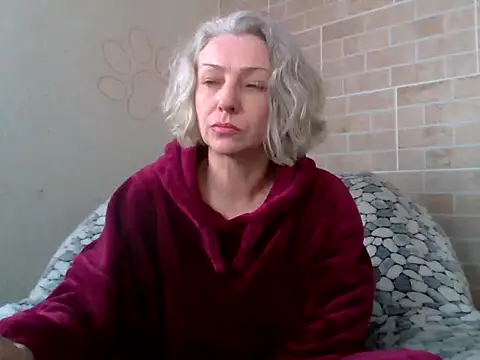 Lorie Carrie online show from 02-12-26, 12:22