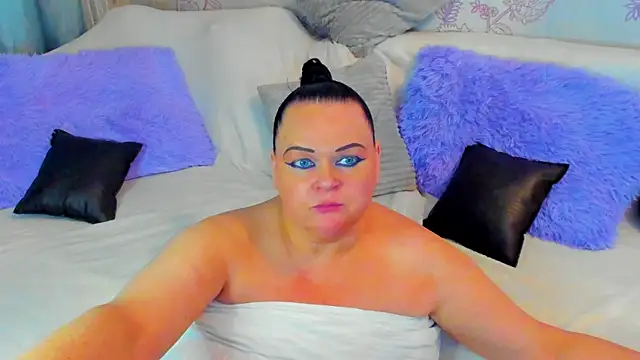 Snapshot of MilanaBiegert chatting on 03-09-25, 04:55 MilanaBiegert online show from 03-09-25, 04:55