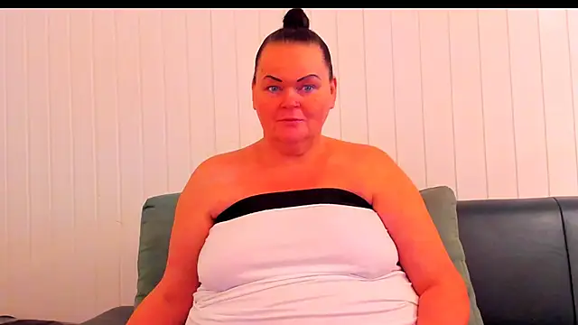 MilanaBiegert online show from 01-10-26, 09:33