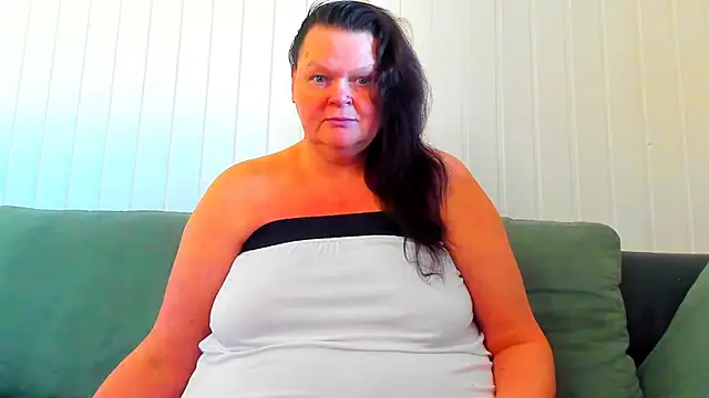 MilanaBiegert online show from 03-26-26, 02:44