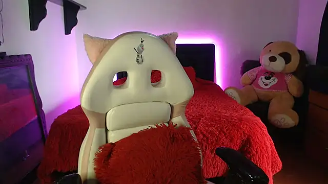 Allisonnlopez online show from 02-01-25, 05:37