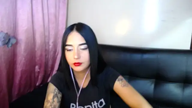 Annerainhoot online show from 11-30-25, 05:44