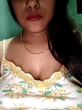 Snapshot of sexyindi_couple chatting on 12-03-24, 02:49 sexyindi couple online show from 12-03-24, 02:49