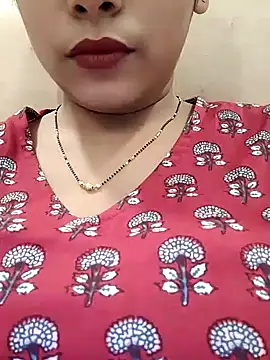 Snapshot of sexyindi_couple chatting on 12-24-24, 02:54 sexyindi couple online show from 12-24-24, 02:54