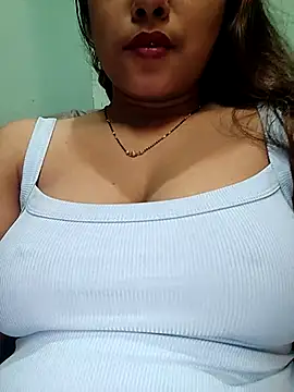 Snapshot of sexyindi_couple chatting on 01-28-25, 02:42 sexyindi couple online show from 01-28-25, 02:42