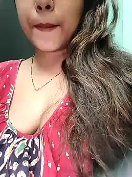 Snapshot of sexyindi_couple chatting on 02-02-25, 07:52 sexyindi couple online show from 02-02-25, 07:52