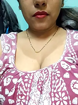 Snapshot of sexyindi_couple chatting on 03-09-25, 06:00 sexyindi couple online show from 03-09-25, 06:00