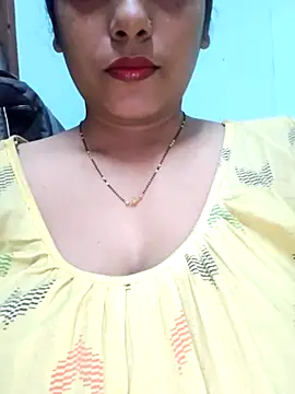 Snapshot of sexyindi_couple chatting on 03-10-25, 07:21 sexyindi couple online show from 03-10-25, 07:21