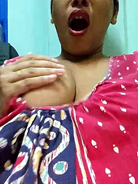 Snapshot of sexyindi_couple chatting on 09-23-25, 01:36 sexyindi couple online show from 09-23-25, 01:36