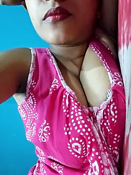 Snapshot of sexyindi_couple chatting on 10-15-25, 01:00 sexyindi couple online show from 10-15-25, 01:00