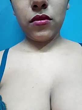 Snapshot of sexyindi_couple chatting on 04-23-26, 02:41 sexyindi couple online show from 04-23-26, 02:41