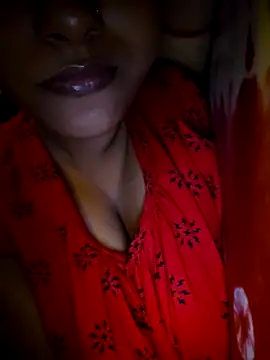 Snapshot of sexyindi_couple chatting on 05-02-26, 08:14 sexyindi couple online show from 05-02-26, 08:14