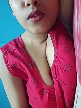 Snapshot of sexyindi_couple chatting on 05-30-26, 07:38 sexyindi couple online show from 05-30-26, 07:38