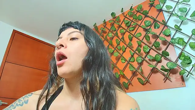 Naughty Kittenm online show from 04-15-26, 11:39