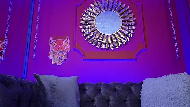 Julieta Russell online show from 04-17-26, 12:19