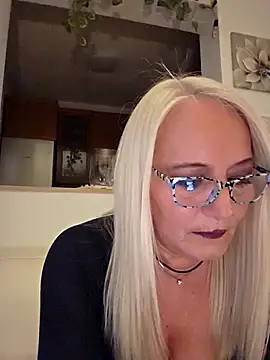 kikkastar online show from 11-28-25, 08:55