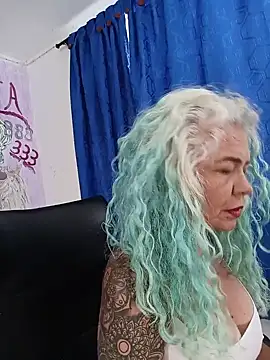 Snapshot of freyadevil333 chatting on 07-14-26, 01:28 freyadevil333 online show from 07-14-26, 01:28