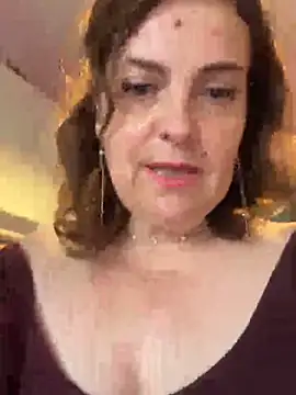 Snapshot of Sunbelxx chatting on 05-11-26, 08:53 Sunbelxx online show from 05-11-26, 08:53