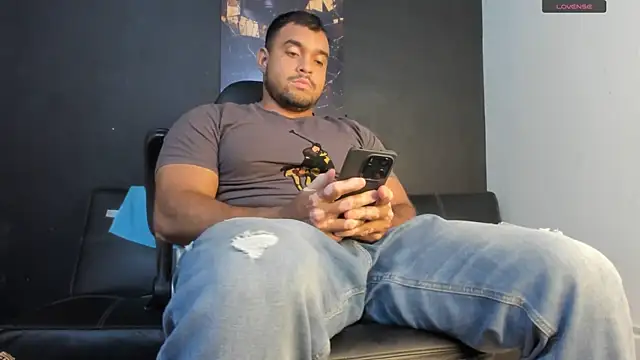 Snapshot of Big_furry_bear13 chatting on 06-29-26, 10:37 Big furry bear13 online show from 06-29-26, 10:37