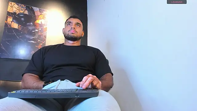 Snapshot of Big_furry_bear13 chatting on 07-03-26, 11:05 Big furry bear13 online show from 07-03-26, 11:05