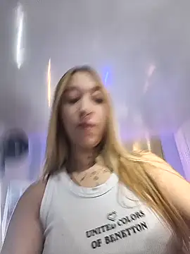 MollyCruz online show from 12-20-25, 10:44